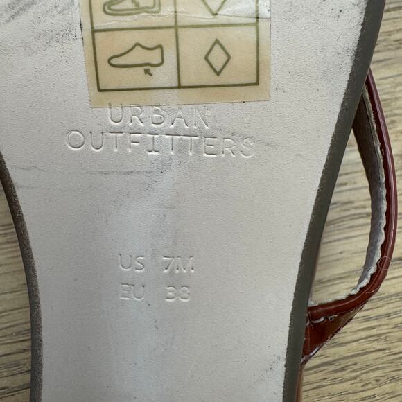 Urban Outfitters Brown Patent Mule Strappy Peep Toe Sandal Chunky Block Heels- 7 - Picture 6 of 9